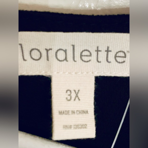 18 - NWT BLACK blouse with bottom twist - Picture 2 of 8